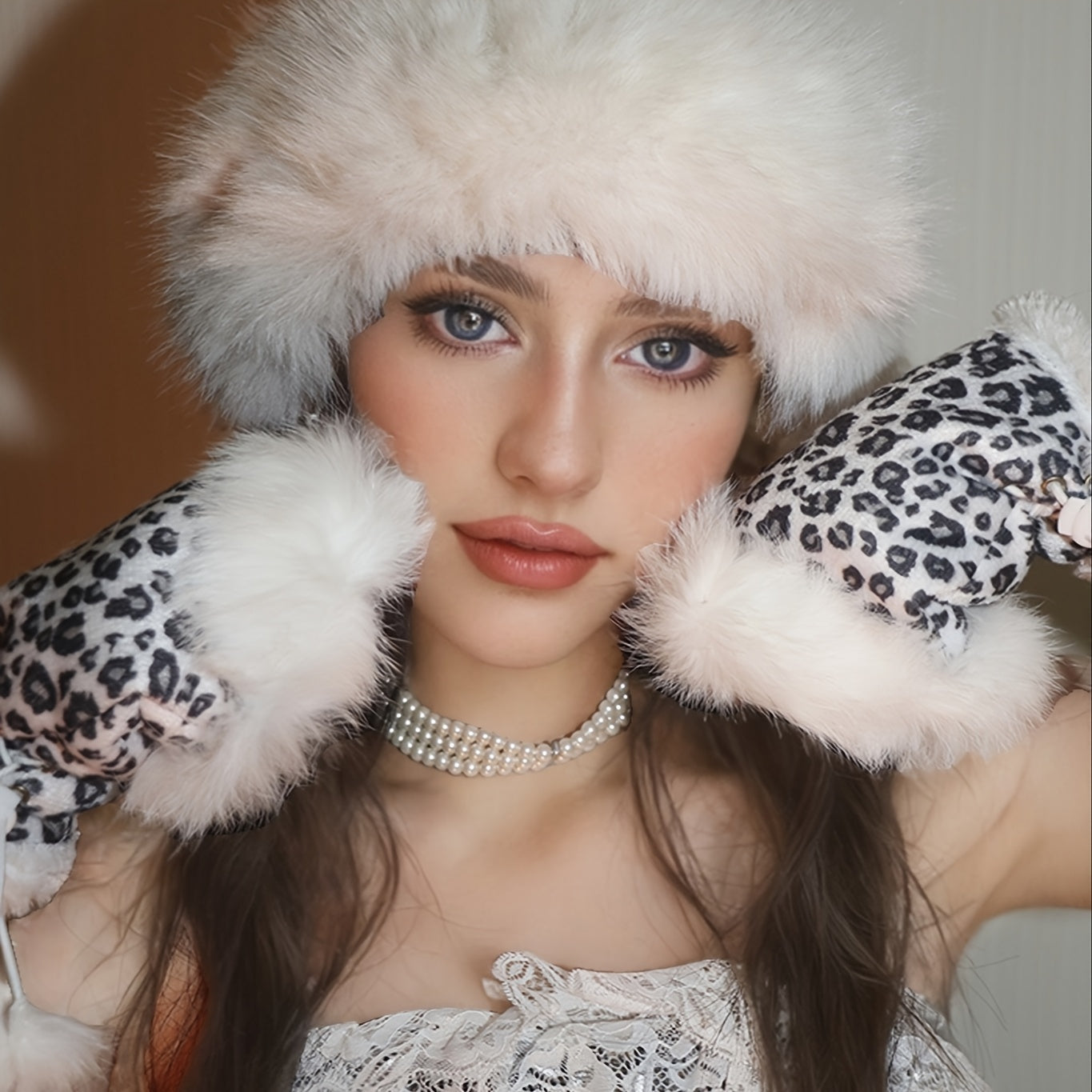 1 Pair of Plush Leopard Print Fingerless Mittens for Women - Cozy & Warm Knit Gloves with Adjustable Lace-Up Wrist, Vintage Harajuku Style, Machine Washable for Autumn/Winter Elegance